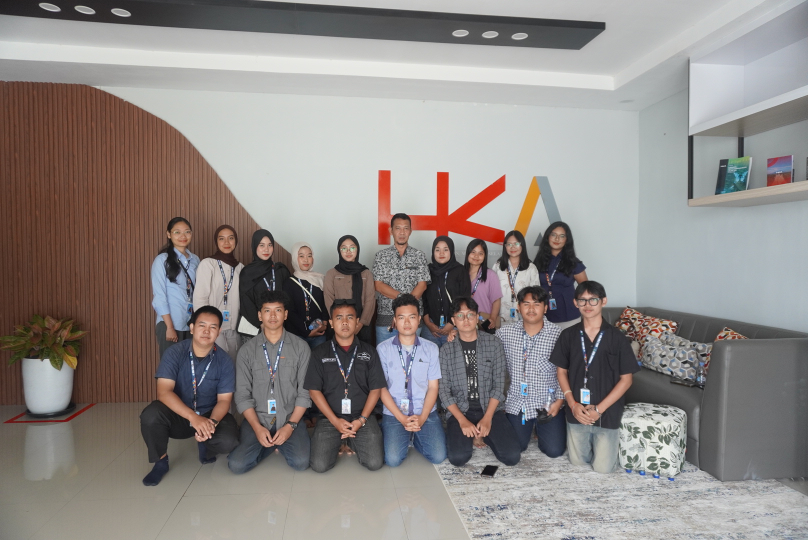 Kunjungan Industri ke PT. HAKAAston